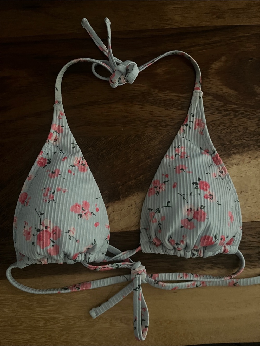 Hollister Swim Floral Triangle Bikini Top, EUC, textured baby blue ditsy floral